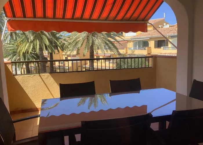 Urbanizacion Primera Linea De Playa アパート